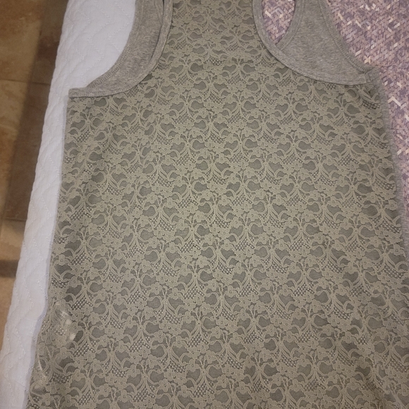 2 Gilly Hicks camisole - Picture 2 of 10